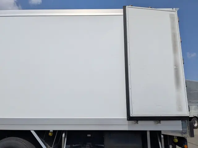 いすゞ ギガ 2PG -CYL77C(6x2)の写真22