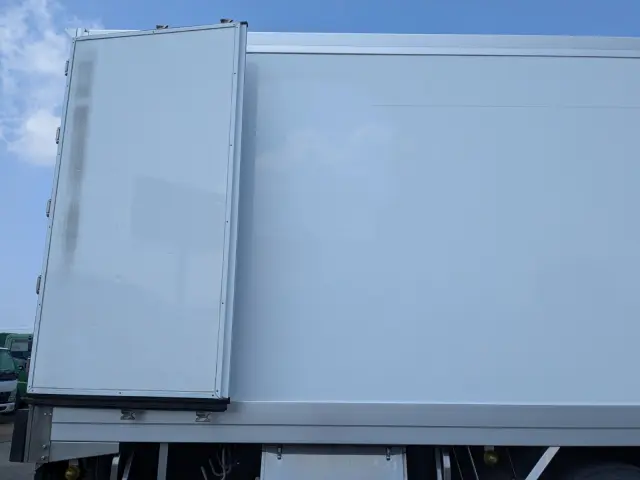 いすゞ ギガ 2PG -CYL77C(6x2)の写真29