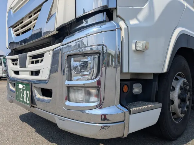 いすゞ ギガ 2PG -CYL77C(6x2)の写真47