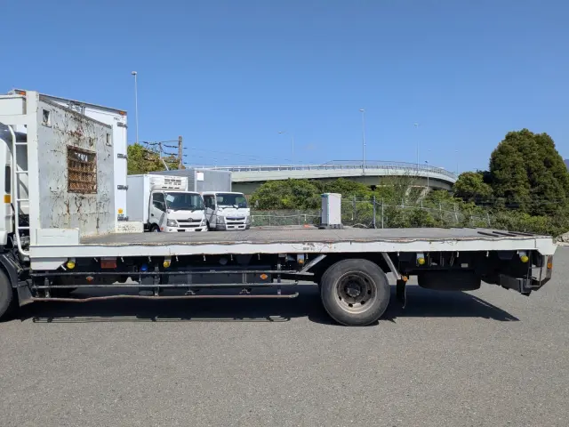 いすゞ フォワード 2RG-FTR90U2(2WD)の写真15