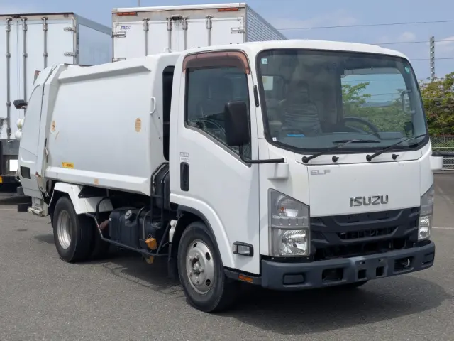 いすゞ エルフ TPG-NMR85N(2WD)の写真2