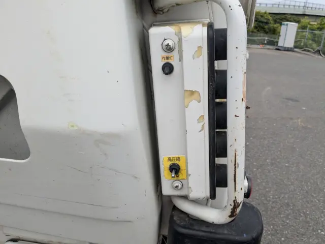 いすゞ エルフ TPG-NMR85N(2WD)の写真31