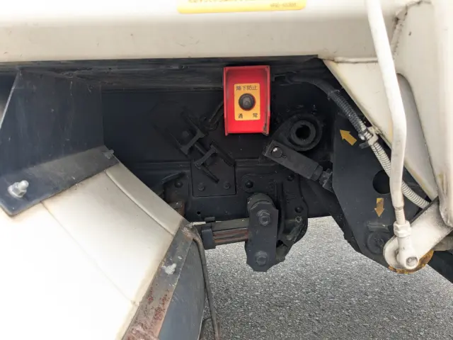いすゞ エルフ TPG-NMR85N(2WD)の写真32