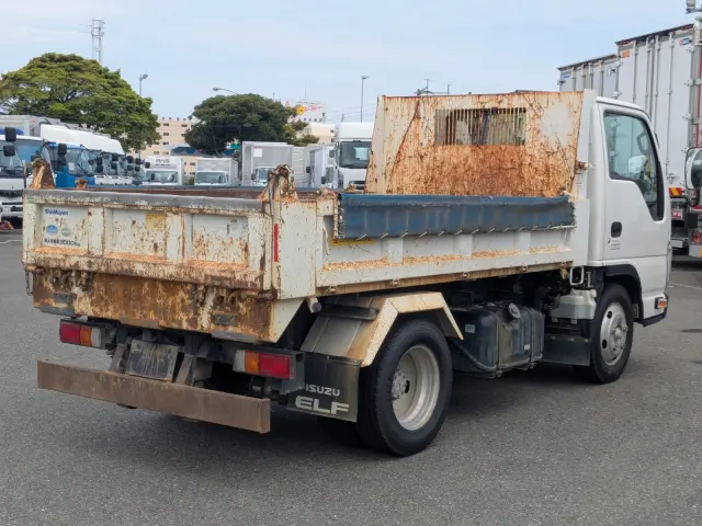 いすゞ エルフ TPG-NKR85AN(2WD)の写真3