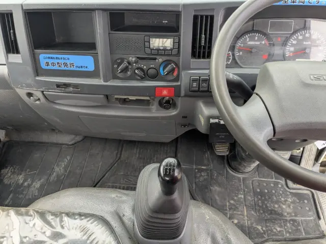 いすゞ エルフ TPG-NKR85AN(2WD)の写真17