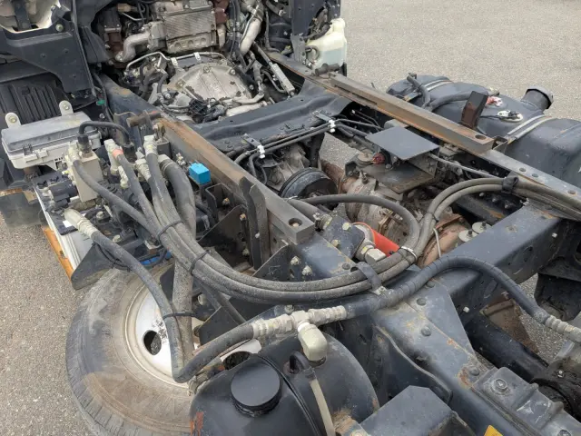 いすゞ エルフ TPG-NKR85AN(2WD)の写真21
