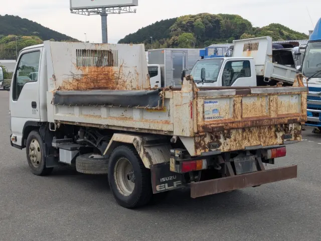 いすゞ エルフ TPG-NKR85AN(2WD)の写真4