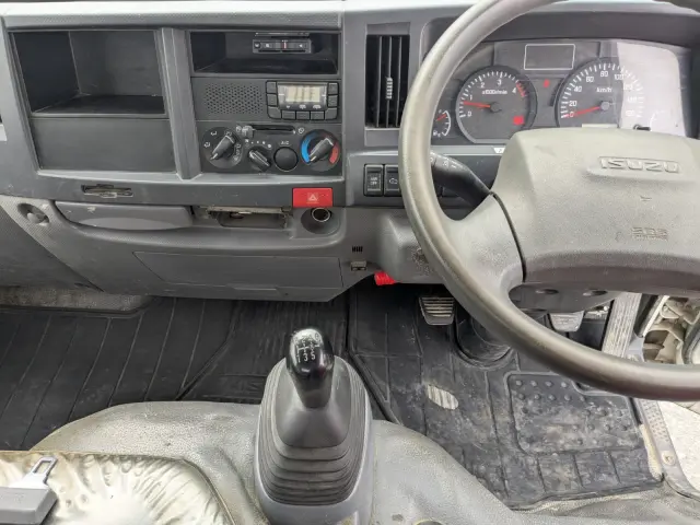 いすゞ エルフ TPG-NKR85AN(2WD)の写真27
