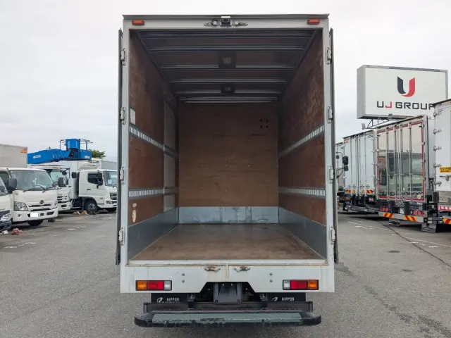 三菱 キャンター TPG-FBA20(2WD)の写真6