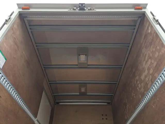 三菱 キャンター TPG-FBA20(2WD)の写真9