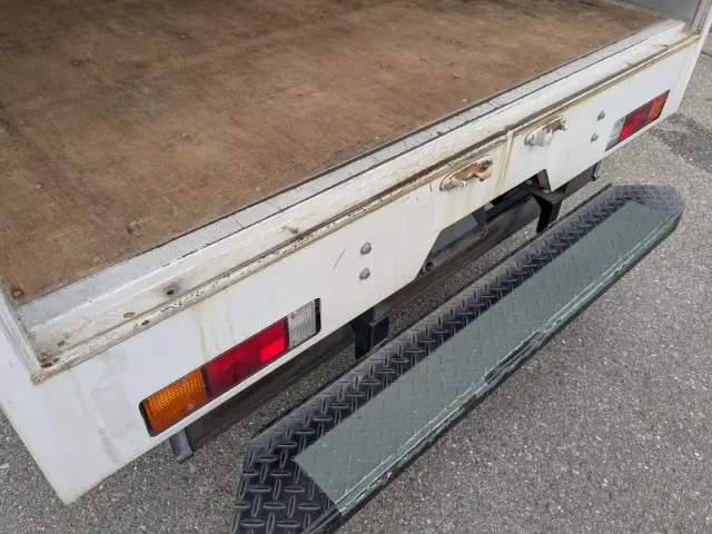 三菱 キャンター TPG-FBA20(2WD)の写真10