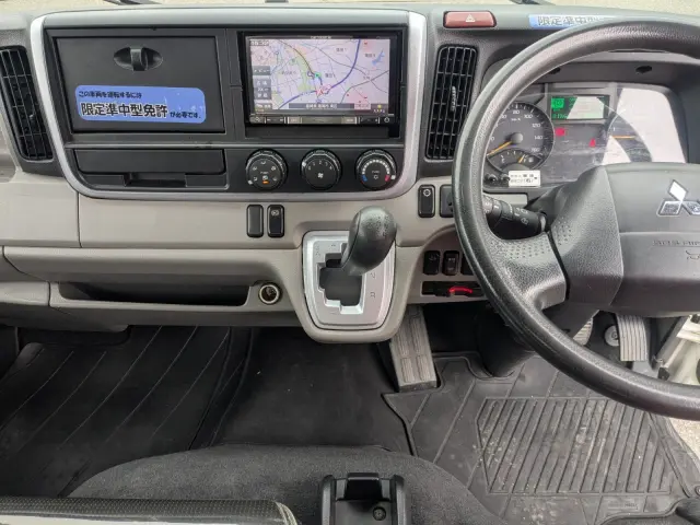 三菱 キャンター TPG-FBA20(2WD)の写真16