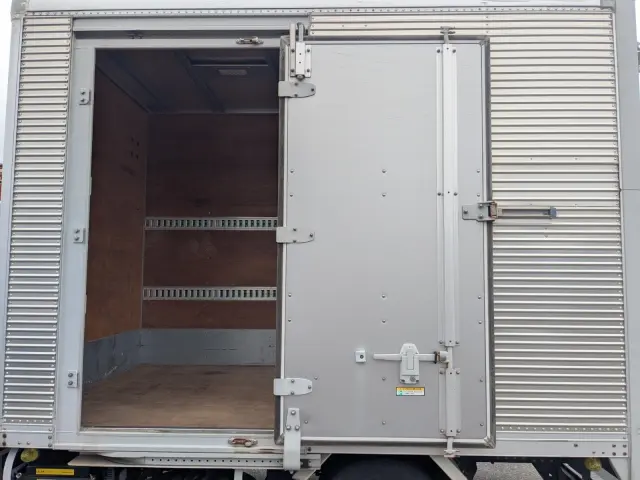 三菱 キャンター TPG-FBA20(2WD)の写真18