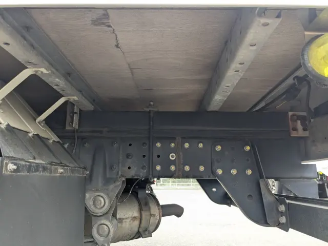 三菱 キャンター TPG-FBA20(2WD)の写真21