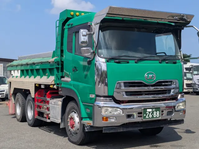 ＵＤ クオン QKG-CW5XL(6x4)の写真2