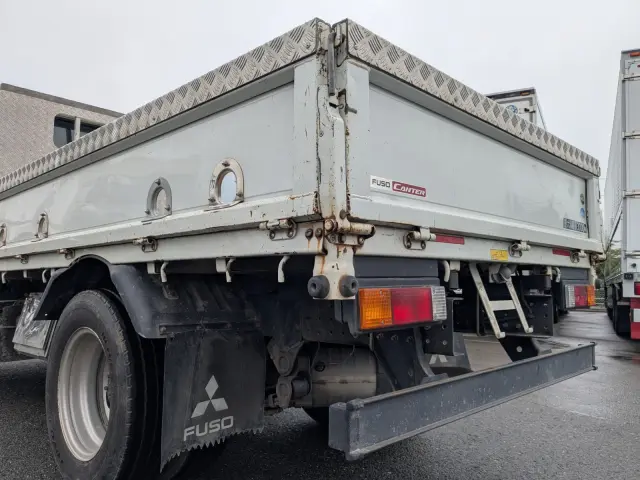三菱 キャンター TPG-FBA50(2WD)の写真7