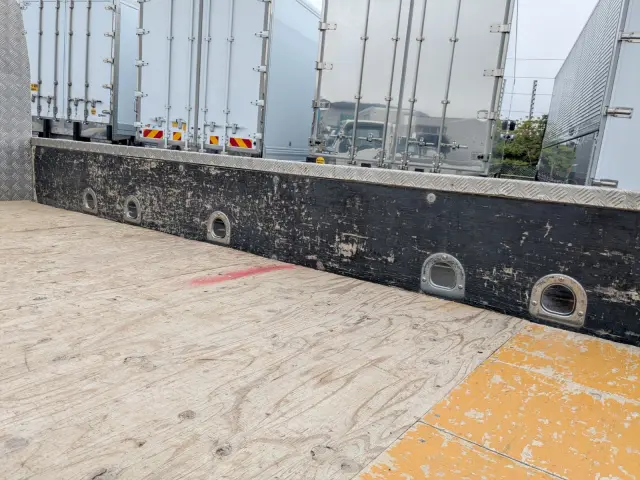 三菱 キャンター TPG-FBA50(2WD)の写真12