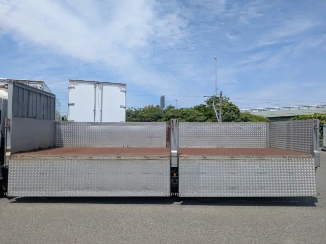 いすゞ フォワード LKG-FTR90S2(2WD)の写真19