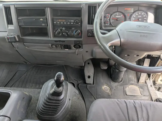 いすゞ フォワード LKG-FTR90S2(2WD)の写真26