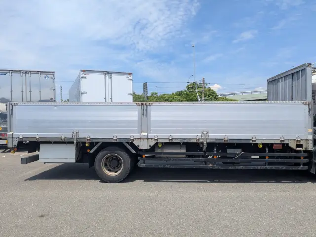 いすゞ フォワード LKG-FTR90S2(2WD)の写真32