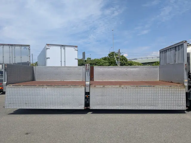 いすゞ フォワード LKG-FTR90S2(2WD)の写真33