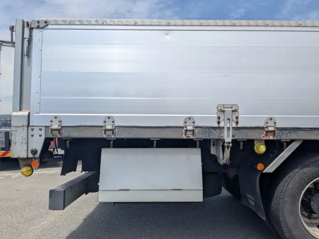 いすゞ フォワード LKG-FTR90S2(2WD)の写真36