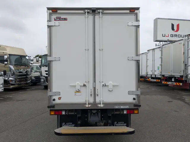 三菱 キャンター 2TG-FBA00(2WD)の写真6