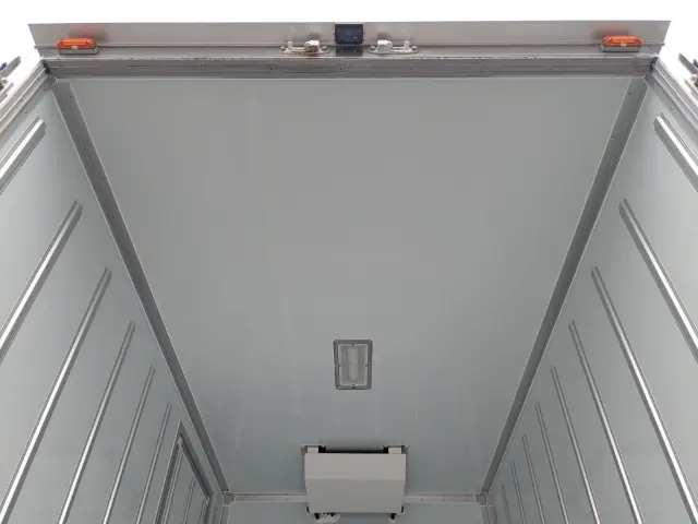 三菱 キャンター 2TG-FBA00(2WD)の写真10