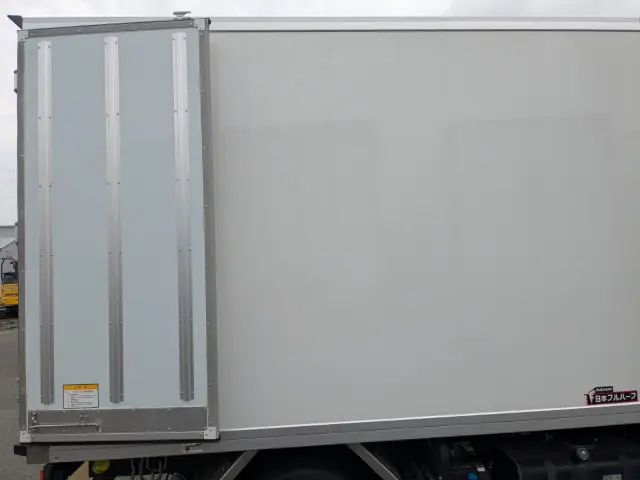 三菱 キャンター 2TG-FBA00(2WD)の写真32