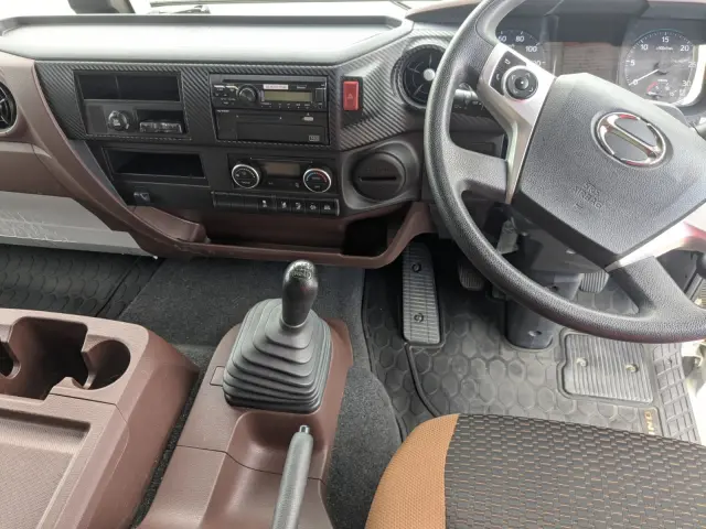 日野 レンジャー 2KG-FD2ABG(2WD)の写真25