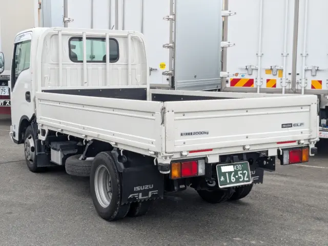 いすゞ エルフ 2TG-NJR88AF(2WD)の写真4