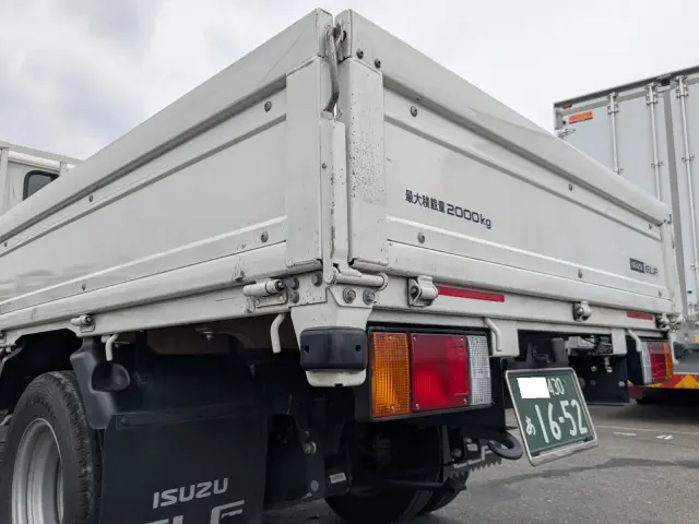 いすゞ エルフ 2TG-NJR88AF(2WD)の写真6