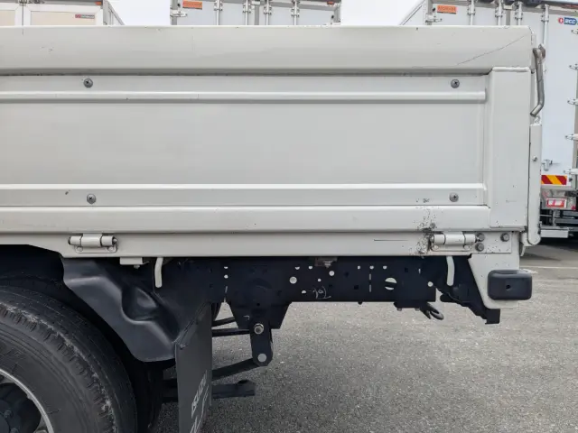 いすゞ エルフ 2TG-NJR88AF(2WD)の写真16