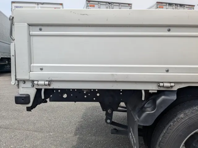 いすゞ エルフ 2TG-NJR88AF(2WD)の写真20