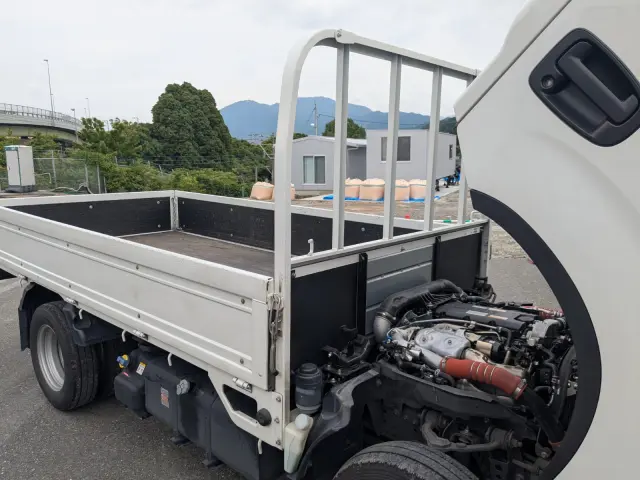 いすゞ エルフ 2TG-NJR88AF(2WD)の写真33