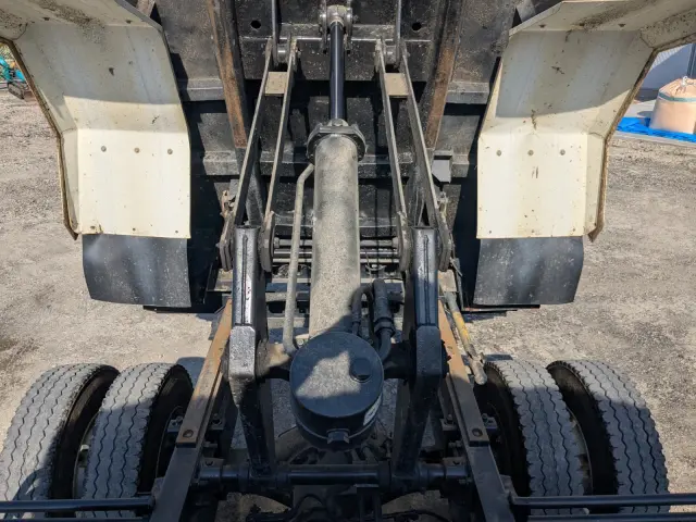 いすゞ エルフ TKG-FRR90S1(2WD)の写真19