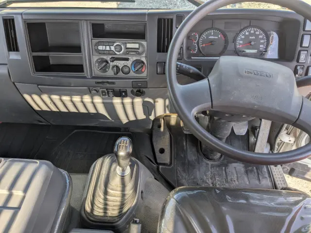 いすゞ エルフ TKG-FRR90S1(2WD)の写真28