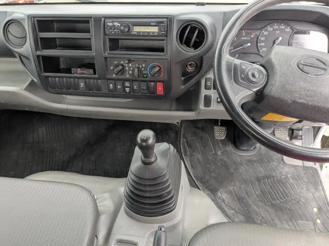 日野 デュトロ 2KG-XZU700X(2WD)の写真28