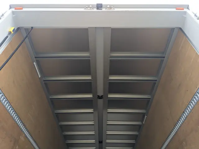 日野 レンジャー 2KG-FD2ABG(2WD)の写真9