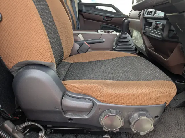 日野 レンジャー 2KG-FD2ABG(2WD)の写真34