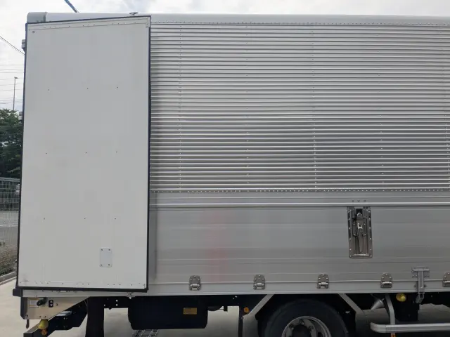 いすゞ フォワード 2RG-FRR90T4(2WD)の写真24