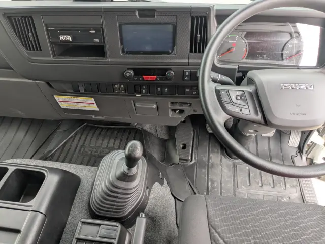 いすゞ フォワード 2RG-FRR90T4(2WD)の写真27