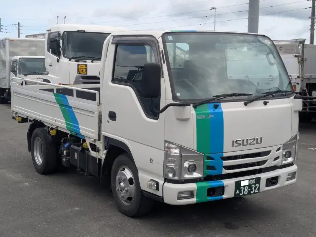 いすゞ エルフ 2RG-NJR88A(2WD)の写真2