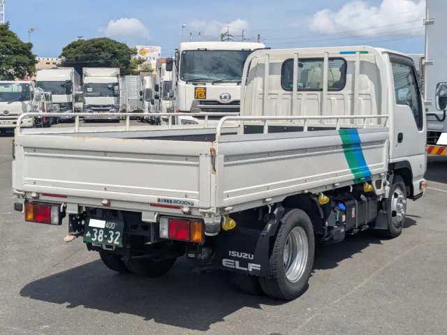 いすゞ エルフ 2RG-NJR88A(2WD)の写真3