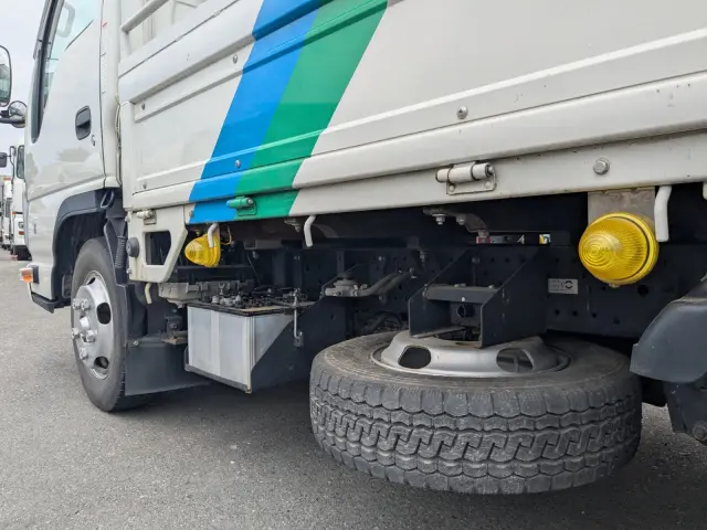 いすゞ エルフ 2RG-NJR88A(2WD)の写真18