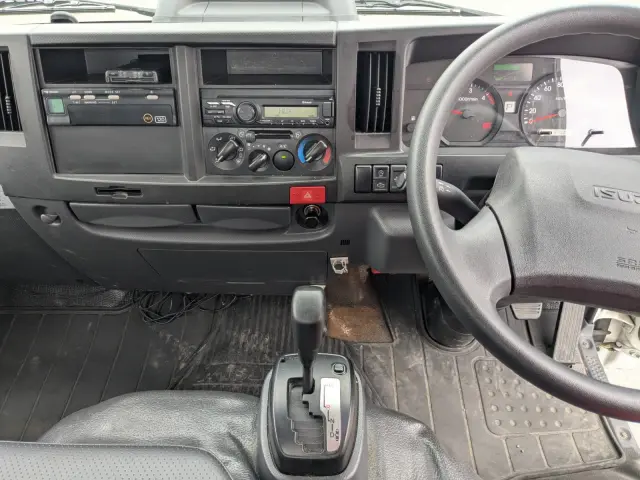 いすゞ エルフ 2RG-NJR88A(2WD)の写真25