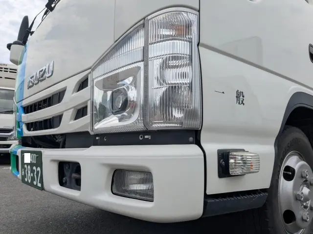 いすゞ エルフ 2RG-NJR88A(2WD)の写真28