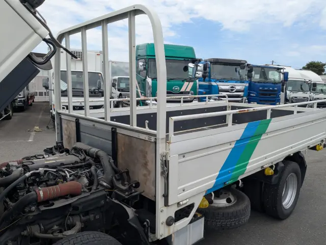 いすゞ エルフ 2RG-NJR88A(2WD)の写真30