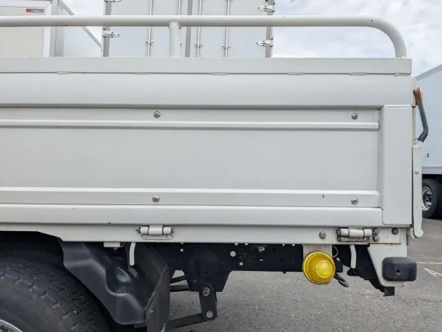 いすゞ エルフ 2RG-NJR88A(2WD)の写真32
