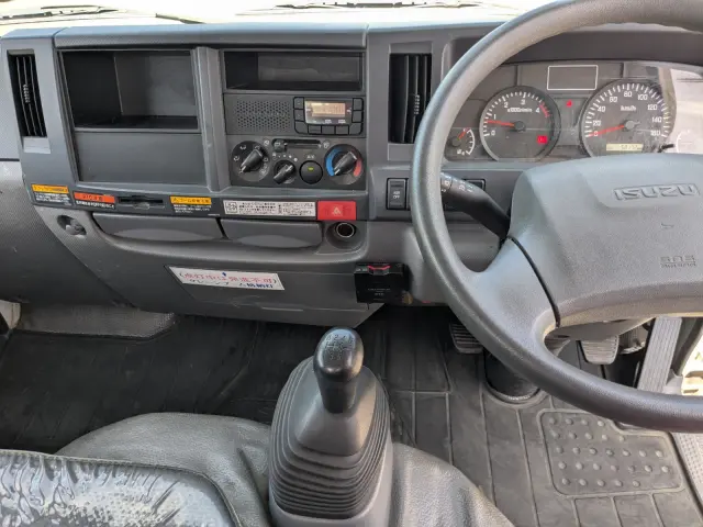 いすゞ エルフ TPG-NKR85R(2WD)の写真24